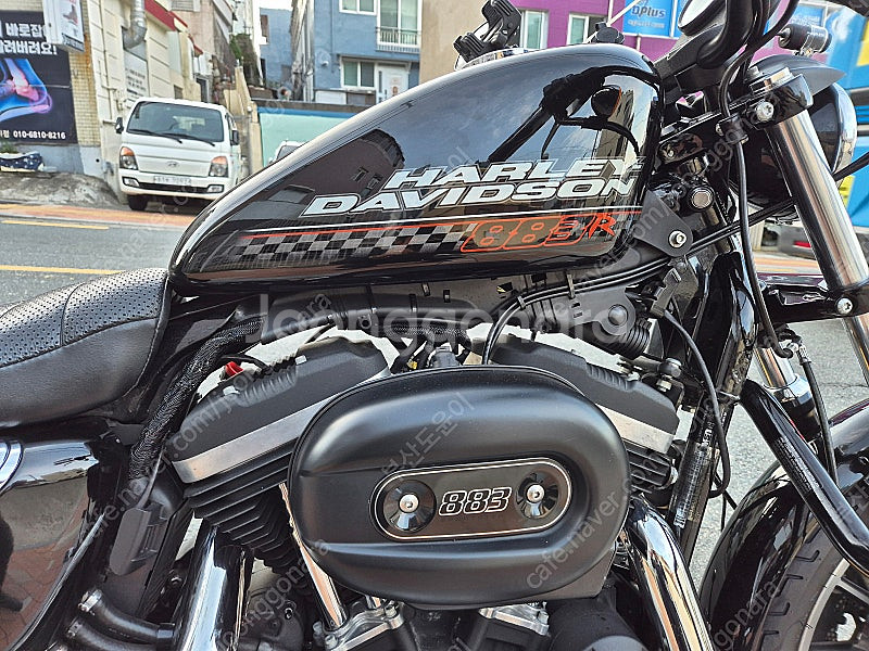 할리데이비슨 아이언883R--4